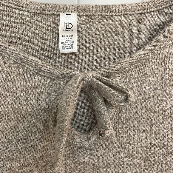 Ladies tan cape by new directions one size - Picture 4 of 4